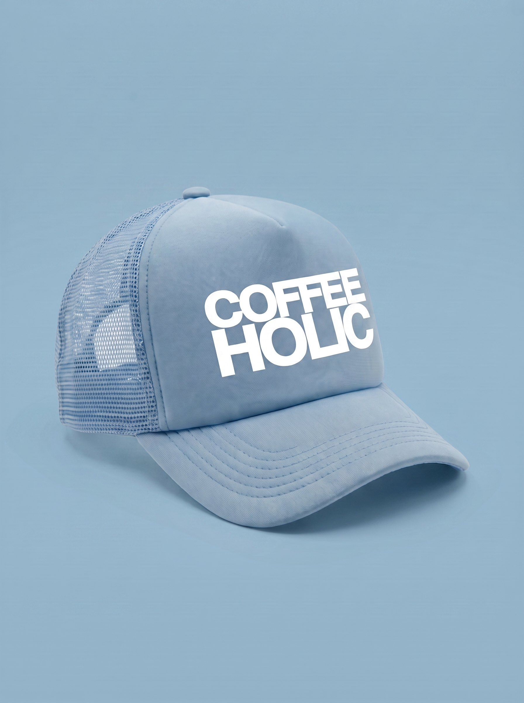 Detalle del estampado "coffee holic" en gorra trucker Bean & Brim