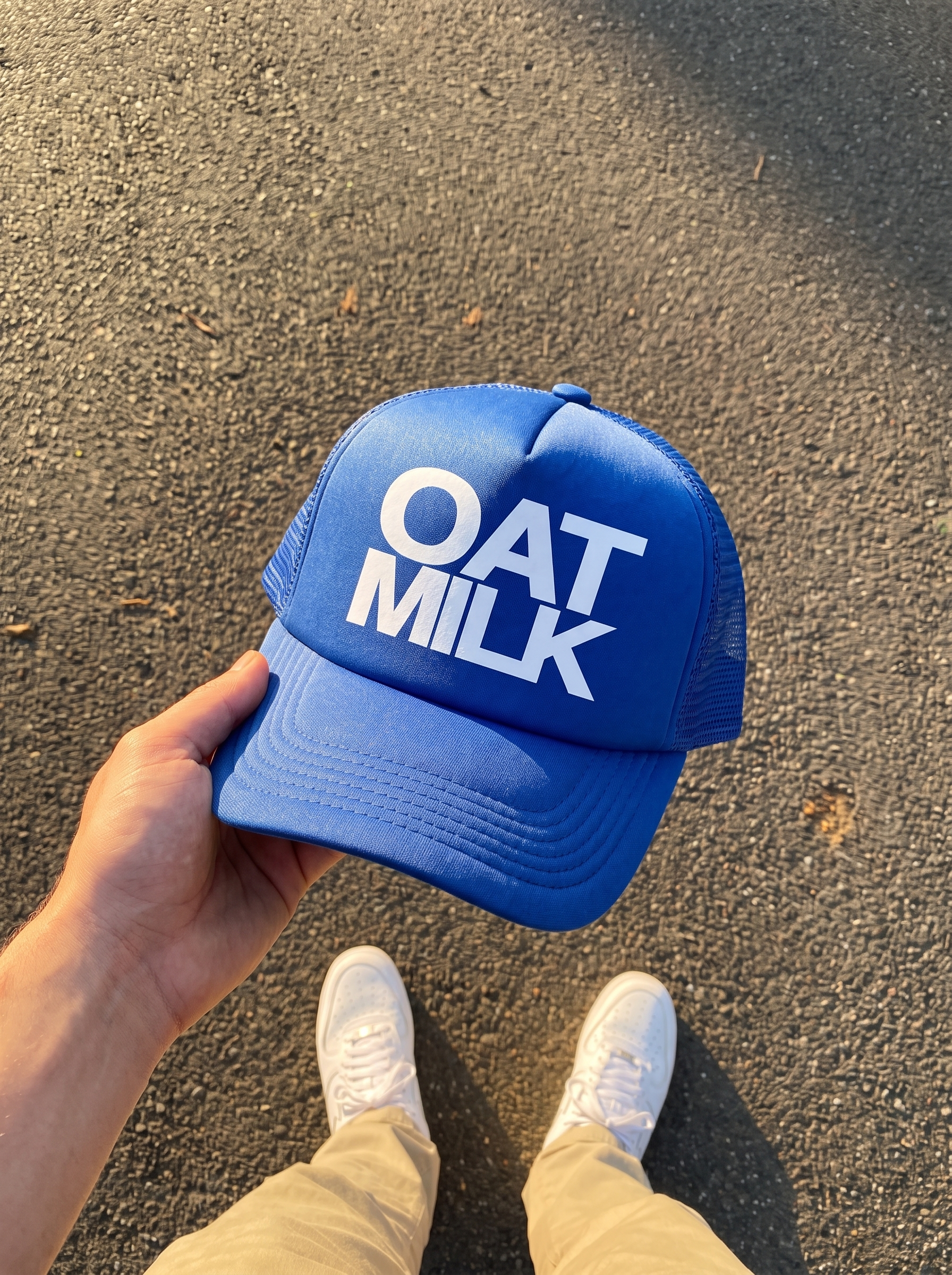Gorra trucker "oat milk" Bean & Brim, vista lateral